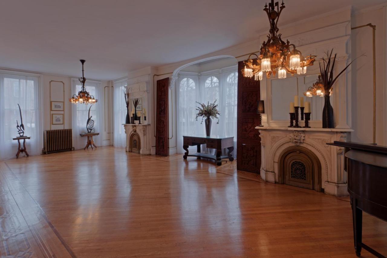 Bed and Breakfast Akwaaba Mansion Нью-Йорк Экстерьер фото